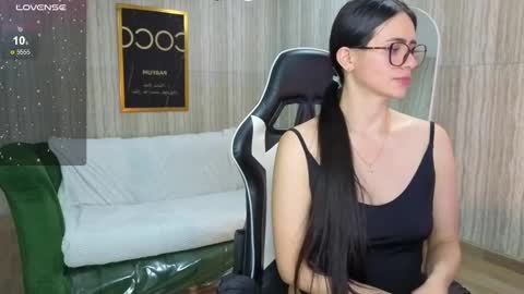 Snapshot of baby_lush_t chatting on October 14, 8:44 pm Bella online show from October 14, 8:44 pm