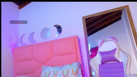 mia online show from December 4, 9:59 pm