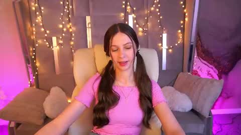 Lady Vi online show from June 9, 7:57 pm