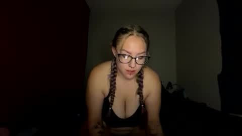 babymoon222 online show from October 28, 5:02 am