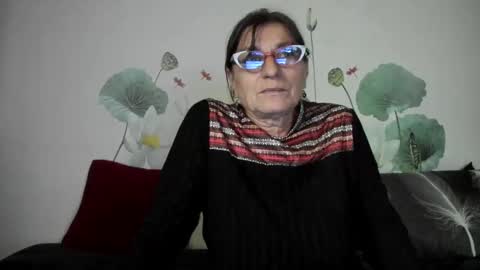 Snapshot of badgg chatting on October 7, 10:08 am Gina online show from October 7, 10:08 am