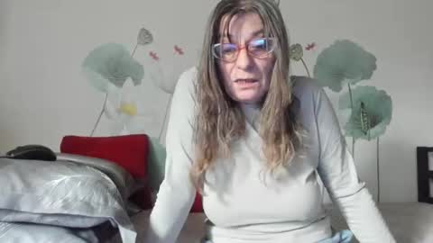 Gina online show from December 18, 1:38 pm