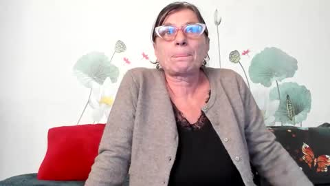 Snapshot of badgg chatting on October 10, 2:33 pm Gina online show from October 10, 2:33 pm