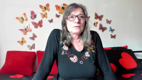Snapshot of badgg chatting on February 12, 11:51 am Gina online show from February 12, 11:51 am