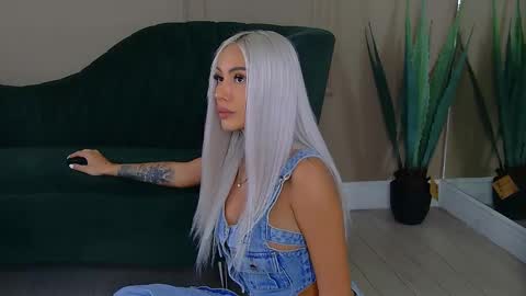Snapshot of bailey_rush chatting on September 10, 1:33 pm bailey_rush online show from September 10, 1:33 pm