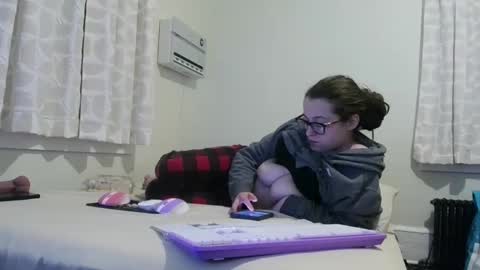 bambiboo8113 online show from December 4, 6:04 am