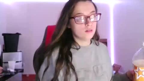 bambiboo8113 online show from March 6, 7:21 pm