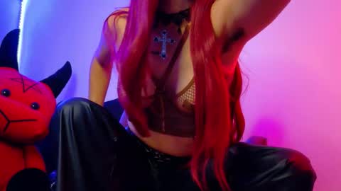 Snapshot of bambiiqueen chatting on October 17, 4:21 pm Bambi   730am-1400 hrs online show from October 17, 4:21 pm