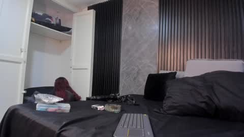 Snapshot of bambiiqueen chatting on December 26, 12:59 pm Bambi   730am-1400 hrs online show from December 26, 12:59 pm