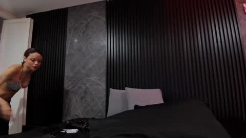 Snapshot of bambiiqueen chatting on December 12, 11:40 am Bambi   730am-1400 hrs online show from December 12, 11:40 am