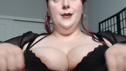 bambixxlynn online show from June 7, 12:39 am