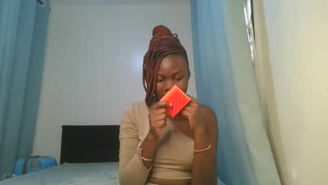 queen online show from December 19, 9:12 am