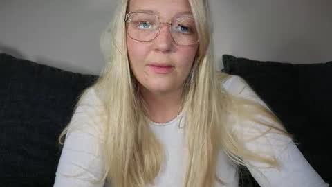 barbiegirl966 online show from October 30, 9:16 pm