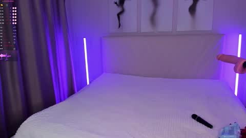  Emma online show from October 19, 9:06 pm