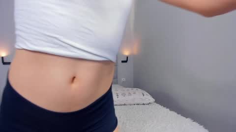 Mia online show from May 11, 4:04 pm