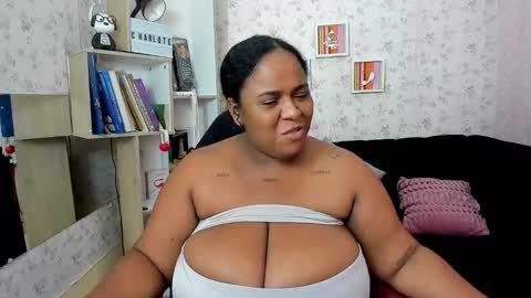 Snapshot of bbw_charlote chatting on September 19, 12:26 pm Charlote online show from September 19, 12:26 pm