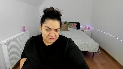 Snapshot of bbwevva chatting on October 12, 8:00 pm EvaEmi online show from October 12, 8:00 pm