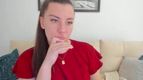 Lola online show from February 10, 7:28 pm