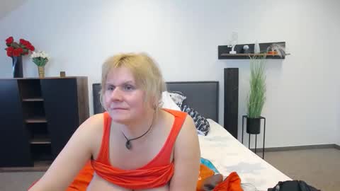 Bea online show from April 11, 3:27 pm