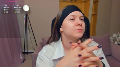 Snapshot of beatrixcutsforth chatting on October 14, 8:50 am Beatrix or Triss3 online show from October 14, 8:50 am