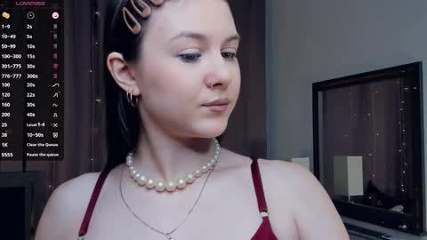 Snapshot of beatrixcutsforth chatting on September 23, 6:44 am Beatrix or Triss3 online show from September 23, 6:44 am
