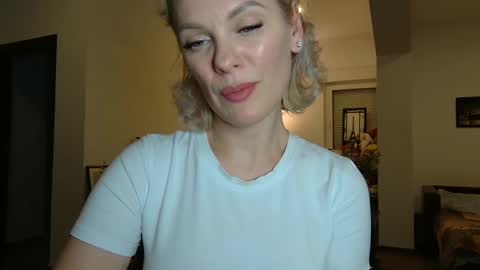 Snapshot of beautifulkollettee chatting on January 22, 9:55 pm Beautifulkollette online show from January 22, 9:55 pm