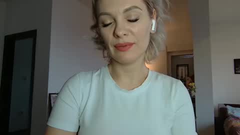 Snapshot of beautifulkollettee chatting on January 22, 11:45 am Beautifulkollette online show from January 22, 11:45 am