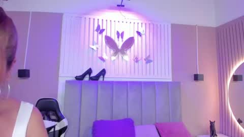 Chantall online show from June 14, 3:30 am