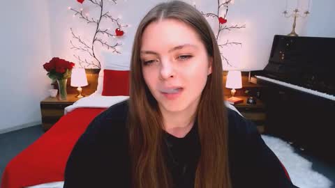 Gloria online show from November 18, 1:45 pm