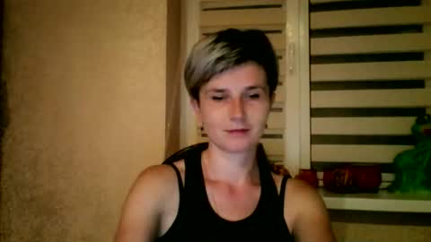 Snapshot of beautyksenia chatting on October 23, 8:37 pm BeautyKsenia online show from October 23, 8:37 pm