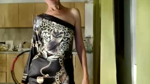 Raluca online show from September 27, 6:37 pm