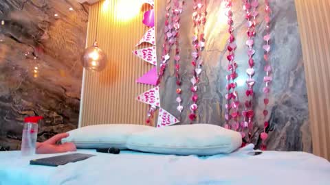 beca online show from February 17, 11:53 am