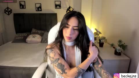 Snapshot of beck__jones chatting on September 24, 2:05 pm Marzhie online show from September 24, 2:05 pm