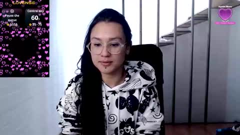 Snapshot of beckdymon chatting on October 1, 8:36 pm Daniela online show from October 1, 8:36 pm