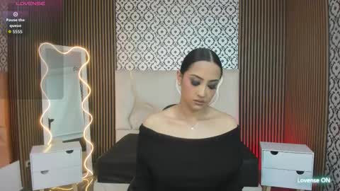 Snapshot of beella_tay1 chatting on October 12, 12:29 pm BELLA online show from October 12, 12:29 pm