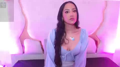 Snapshot of beella_tay1 chatting on September 24, 3:33 pm BELLA online show from September 24, 3:33 pm