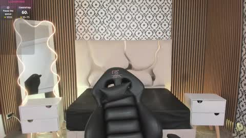 BELLA online show from October 30, 3:13 pm