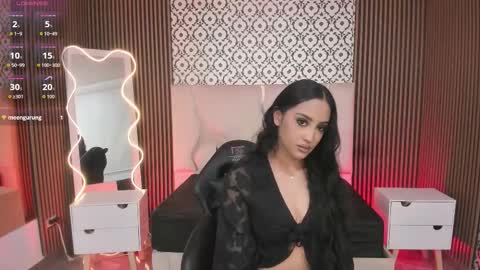 BELLA online show from October 31, 3:27 pm