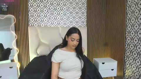 BELLA online show from November 7, 3:39 pm