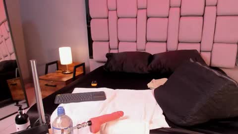 Bella online show from March 25, 3:56 am