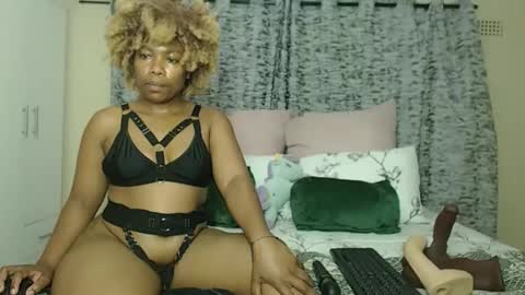 belindaxxxx online show from May 5, 9:45 am