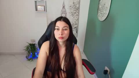 Snapshot of bella_99x chatting on October 7, 2:10 pm Bel 3 online show from October 7, 2:10 pm