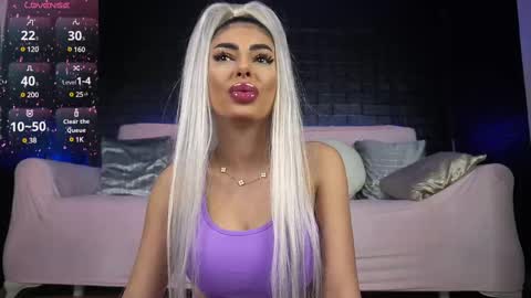 Snapshot of bella_blonda chatting on February 11, 7:16 pm Emma Bella online show from February 11, 7:16 pm