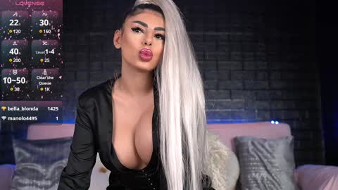 Snapshot of bella_blonda chatting on January 30, 10:41 pm Emma Bella online show from January 30, 10:41 pm