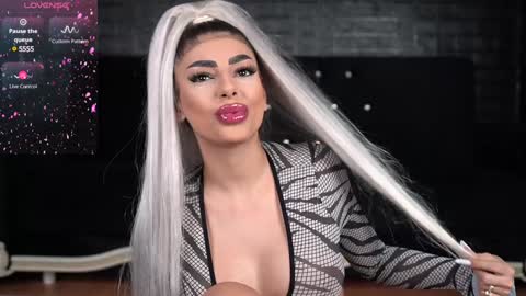 Snapshot of bella_blonda chatting on January 24, 8:32 pm Emma Bella online show from January 24, 8:32 pm