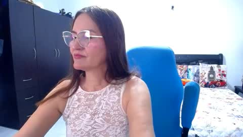 Bella online show from December 15, 4:18 am