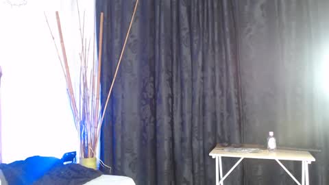 Snapshot of bella_lr chatting on September 19, 1:04 am Valentina online show from September 19, 1:04 am