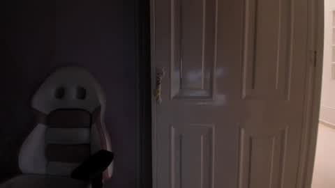 Mia online show from November 12, 12:58 pm