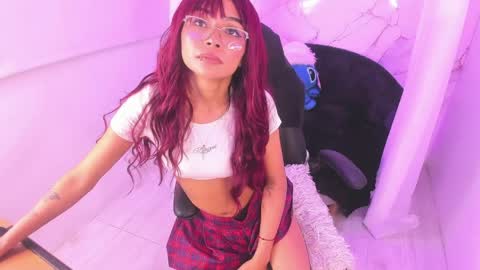 Bella online show from April 8, 4:42 pm