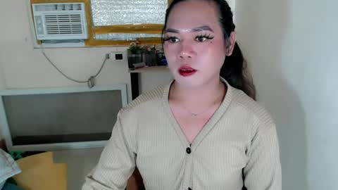 bella_ngo online show from June 29, 10:15 am